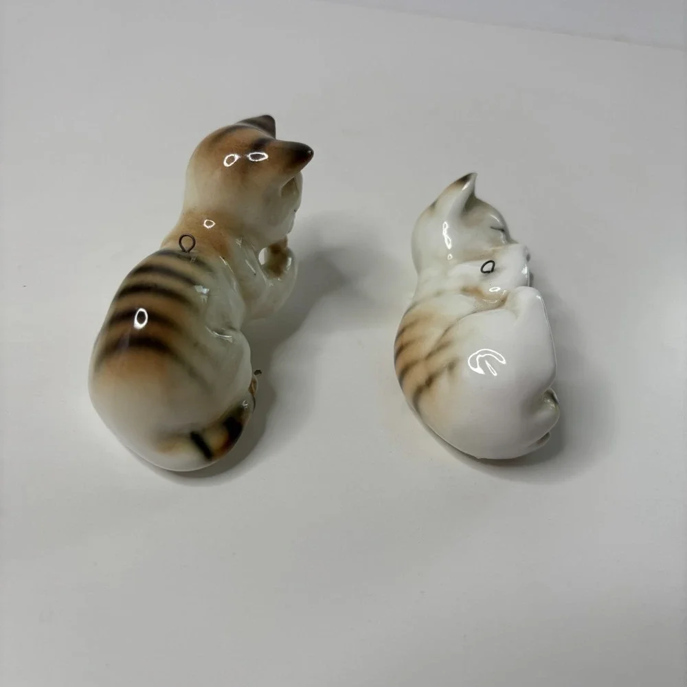 Vintage Cat Figurines Ornaments Kitschy Kitsch Cute VTG Cottage Precious Kittens